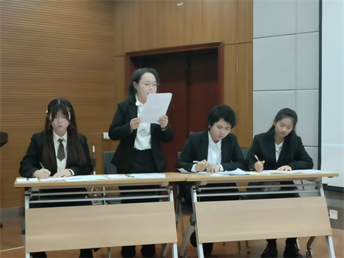 da25e74d889346d7bb087a717cd41dac.jpg 三辩发言.jpg